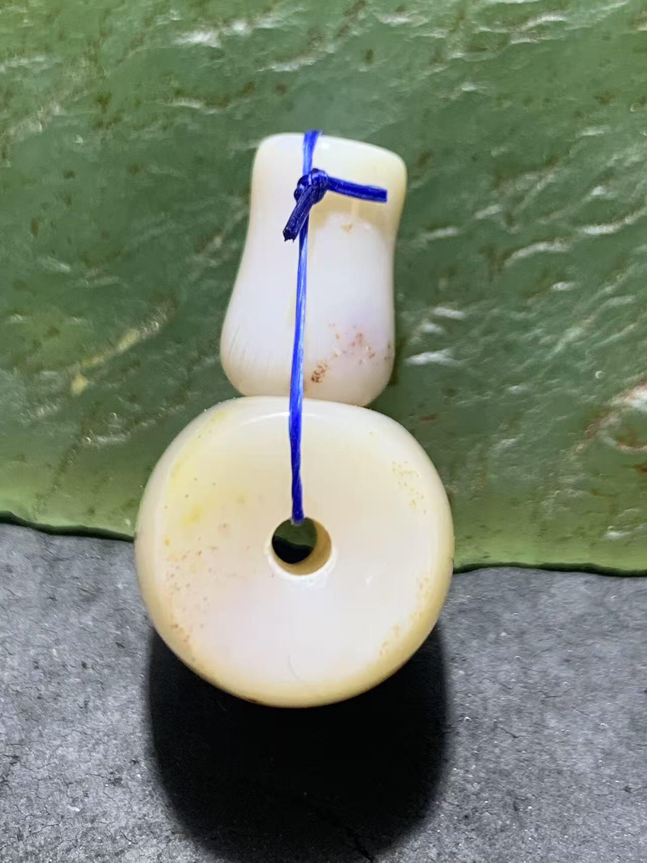 精美高玉化缠丝玛瑙佛头三通一套，，
