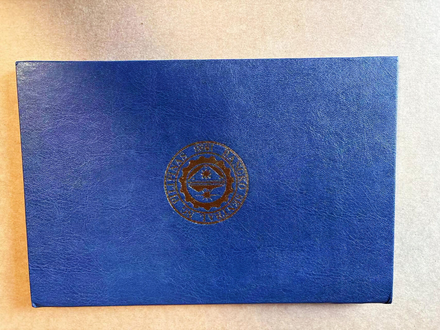 【Blue Auction】世界纸币精拍第698期【精】——18级TOP拍卖/信誉/品质/专业/高效💫 【原装带册 34340】菲律宾 1998年2000比索 纪念钞 超大票幅 UNC（带轻微荧光 这款纸币的通病）