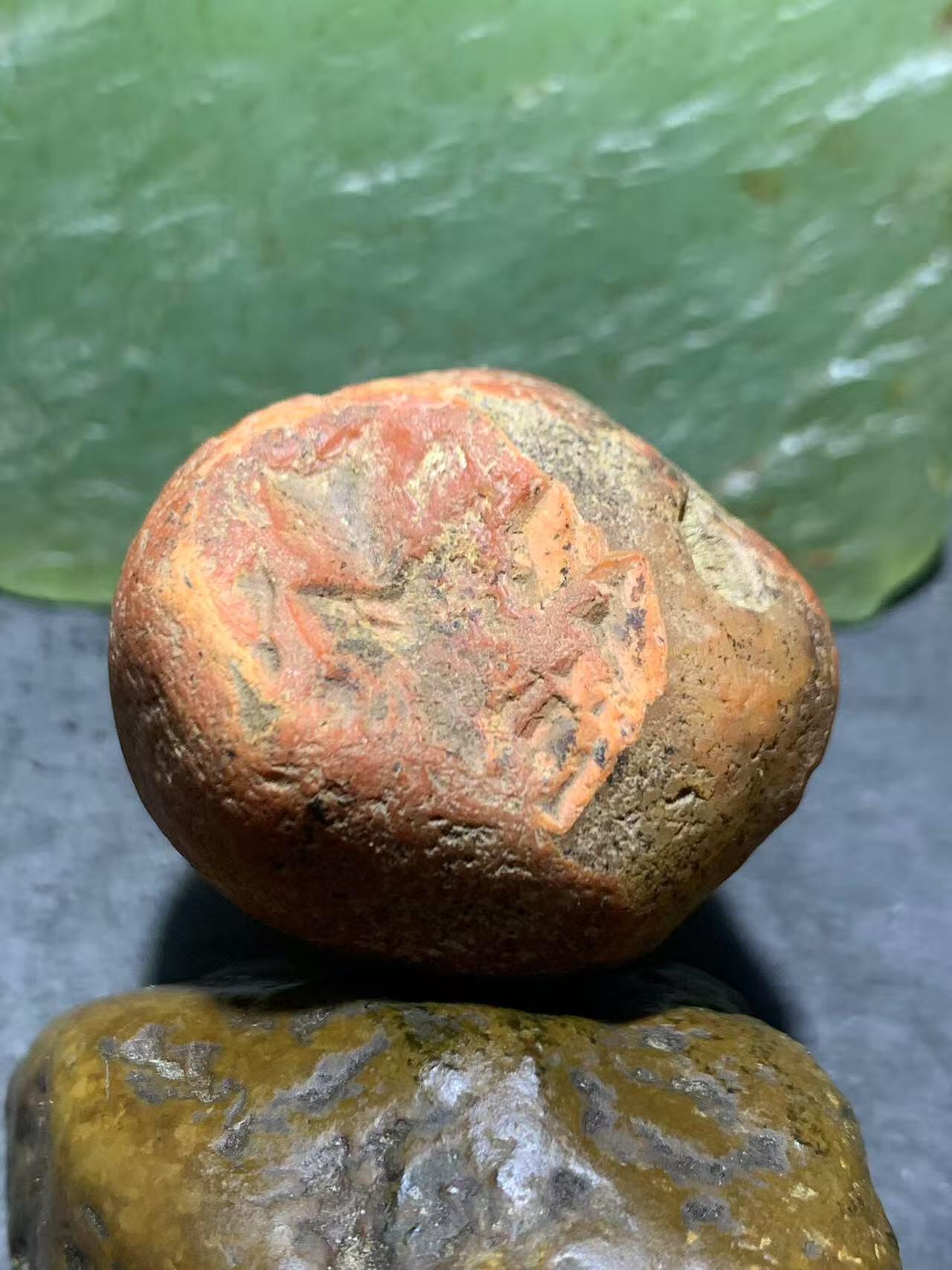 精美川料红皮开窗柿子红紫罗兰南红玛瑙原石一颗