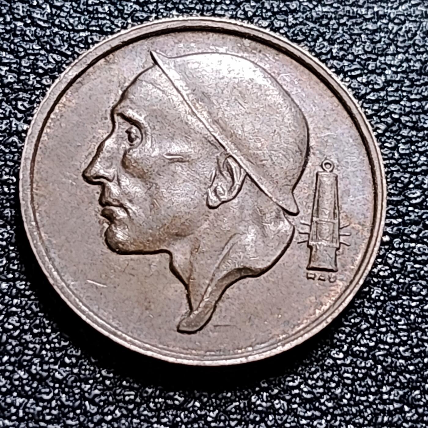泉币菌-第57场-各国散币场 1957年 比利时50分铜币 矿工 19mm