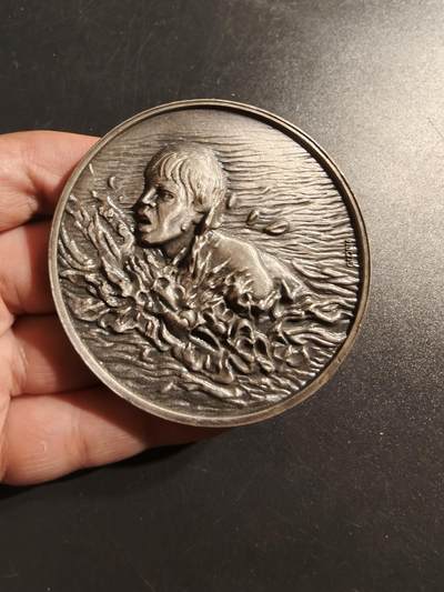 老王徽章第136期 - 法国游泳类镀银纪念章   直径68mm   重量108.2g