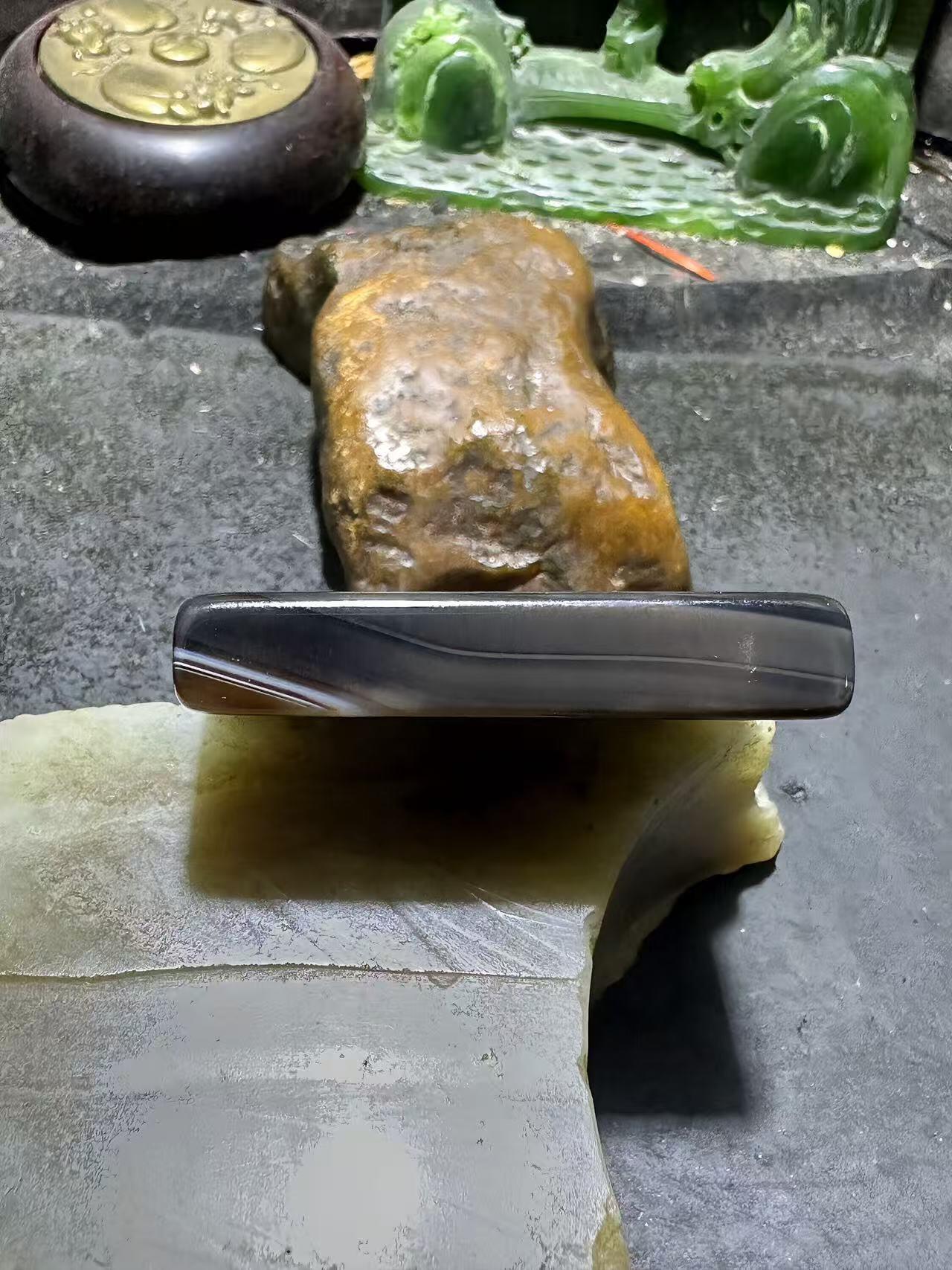 仅此一个，精美俏色天眼千层纹药师玛瑙牌子一块