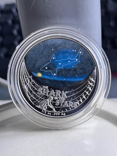 第167期拍卖【长期征集拍品】 - 澳大利亚2021年梦幻星空鲨鱼座半盎司彩银币，999银，发行量5000枚，有氧化