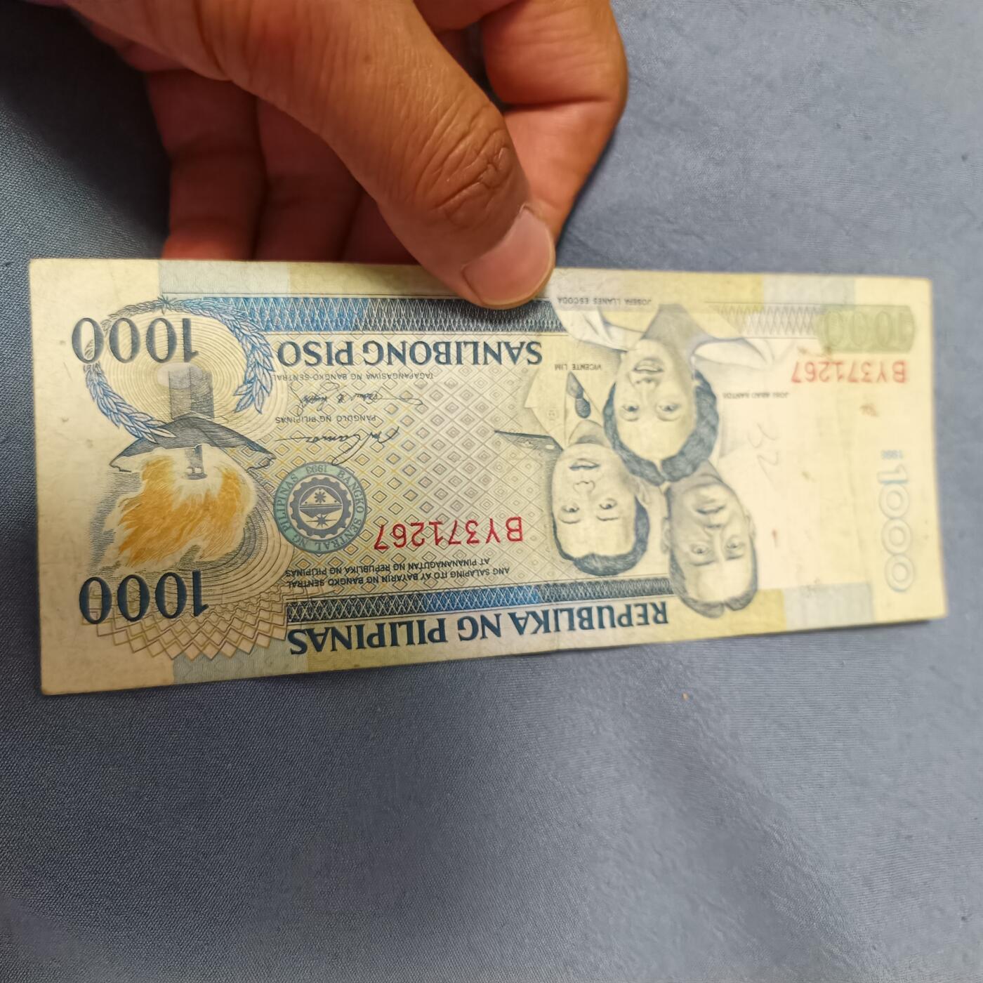 泡泡币外币第六十一场可代拍15038385335微信
