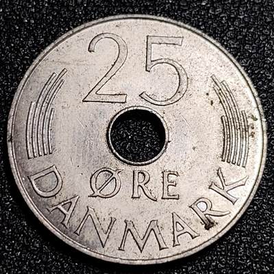 泉币菌-第56场-各国散币场 - 丹麦1979年 25欧尔中孔镍币 玛格丽特二世花押 