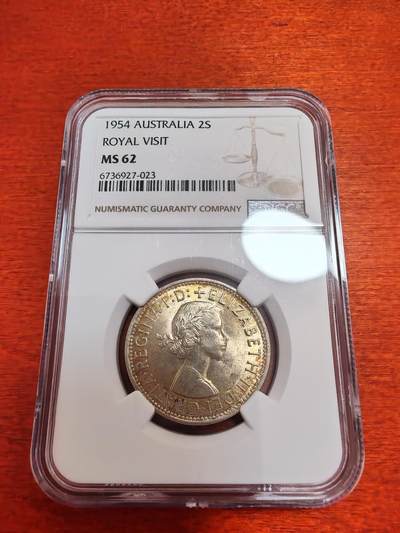 长老汇马年精选第十二场拍卖 - 1954澳大利亚皇家访问2先令银币，NGC MS62，金色