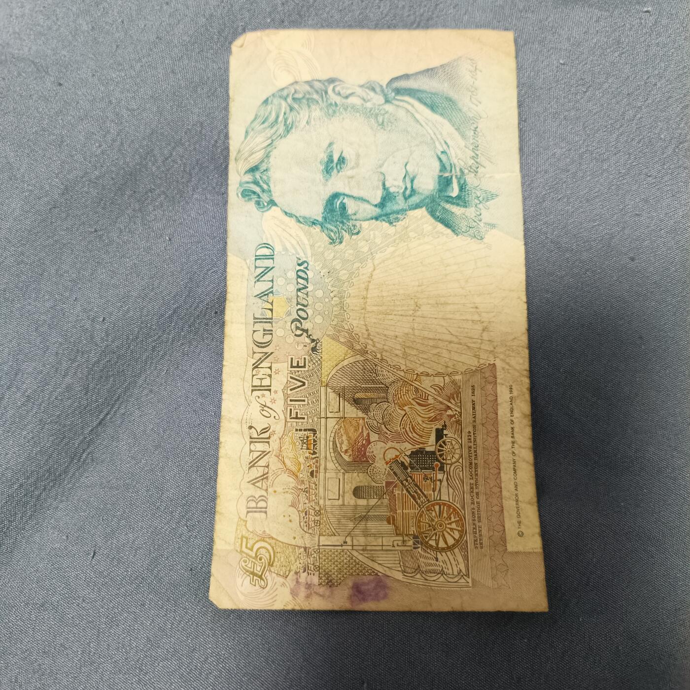 泡泡币外币第六十一场可代拍15038385335微信 英国5镑