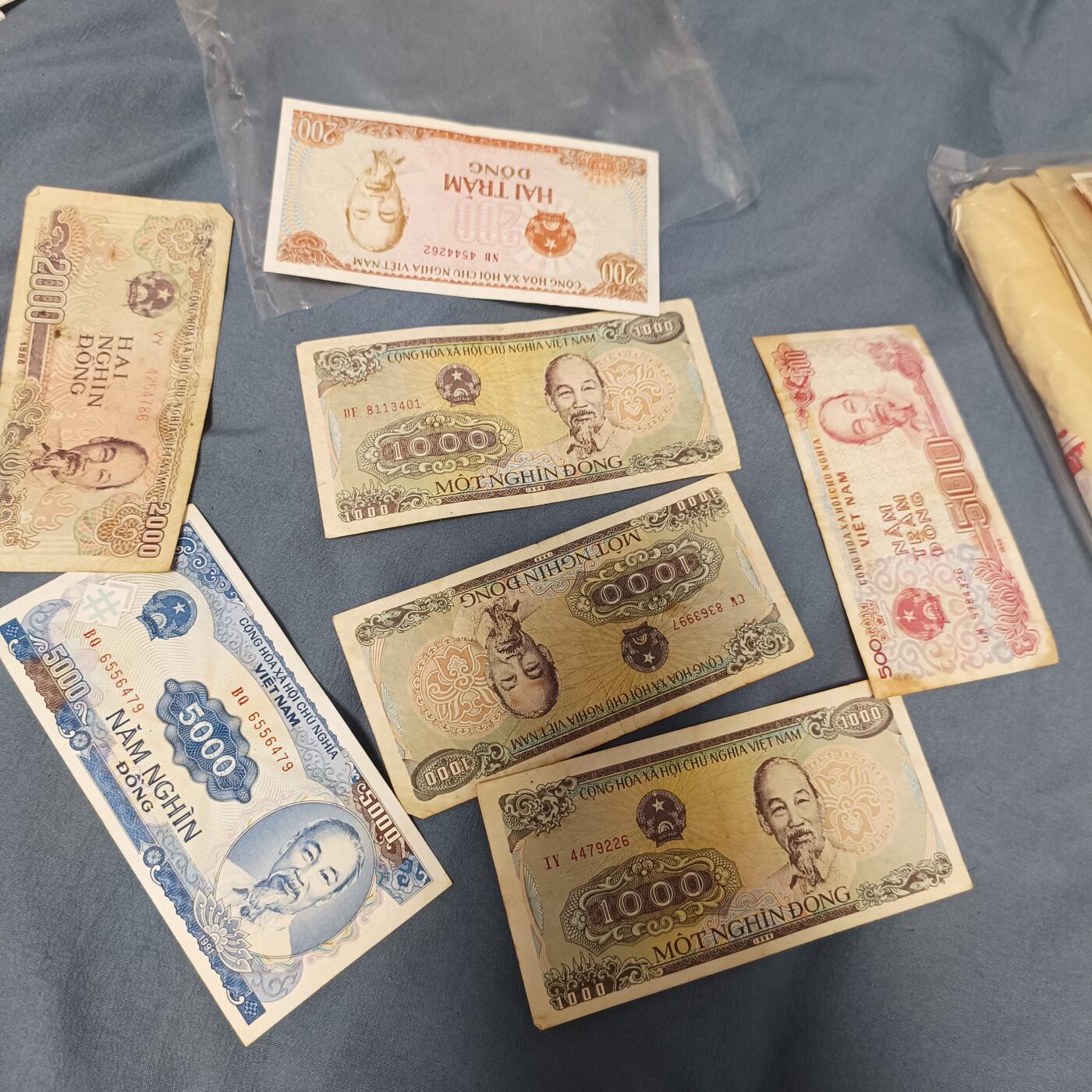 泡泡币外币第六十一场可代拍15038385335微信 一堆
