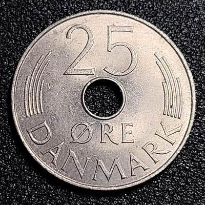 泉币菌-第56场-各国散币场 - 丹麦1980年25欧尔中孔镍币 玛格丽特二世花押 