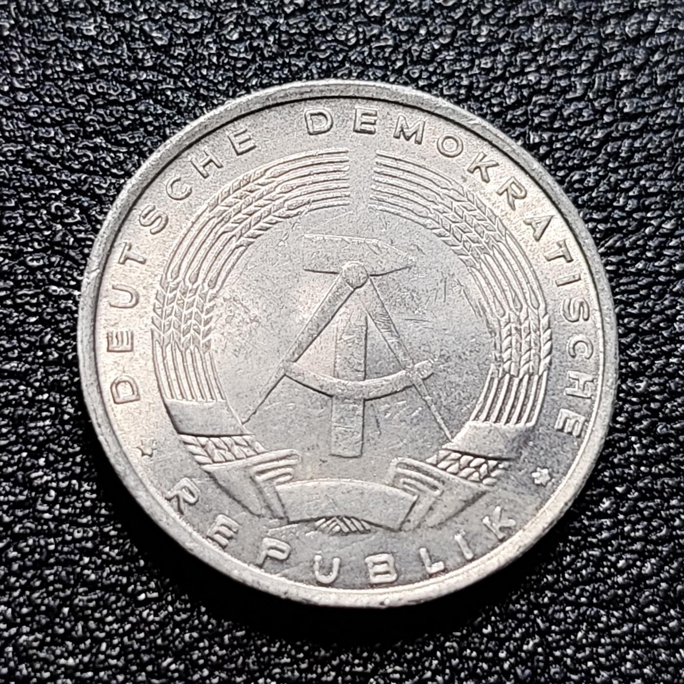 泉币菌-第57场-各国散币场 原光东德民主德国1968年5芬尼铝币A厂（大字版） 