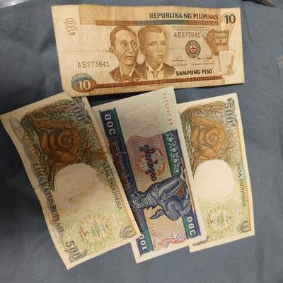 泡泡币外币第六十一场可代拍15038385335微信 - 1堆