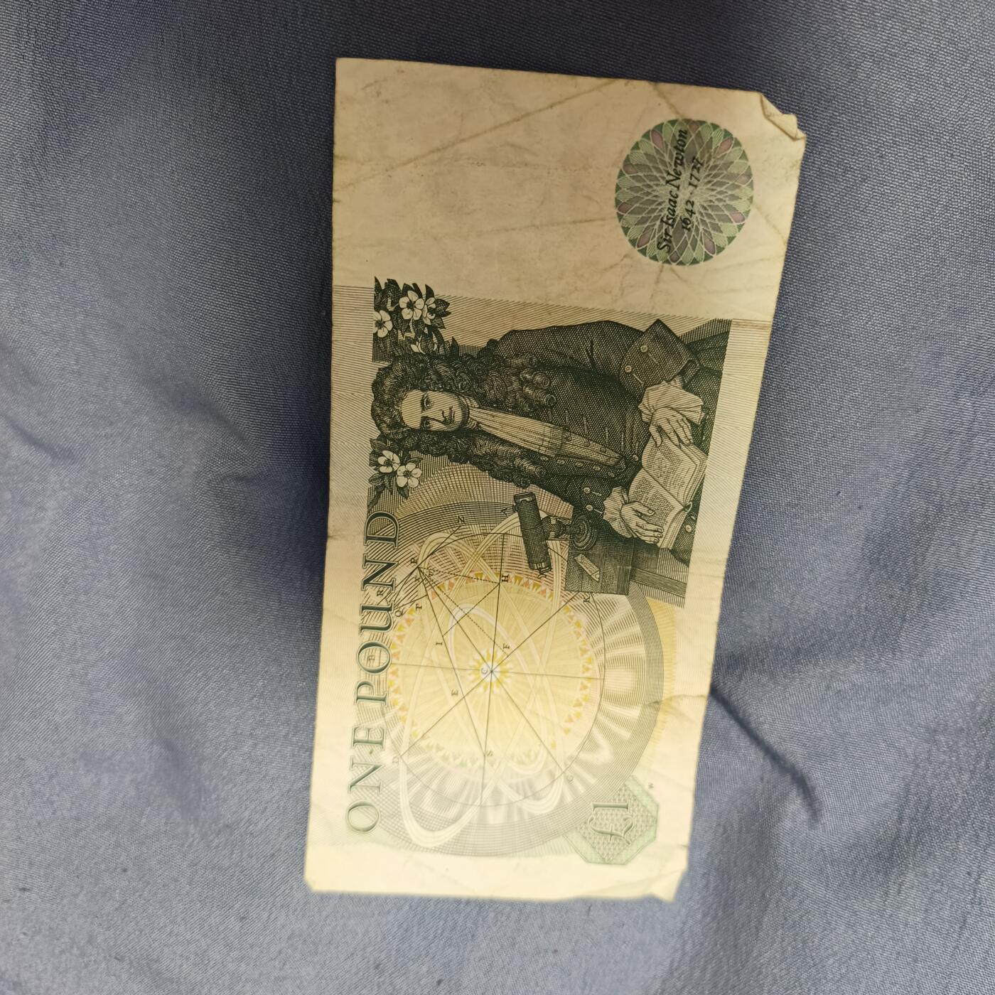 泡泡币外币第六十一场可代拍15038385335微信 一镑