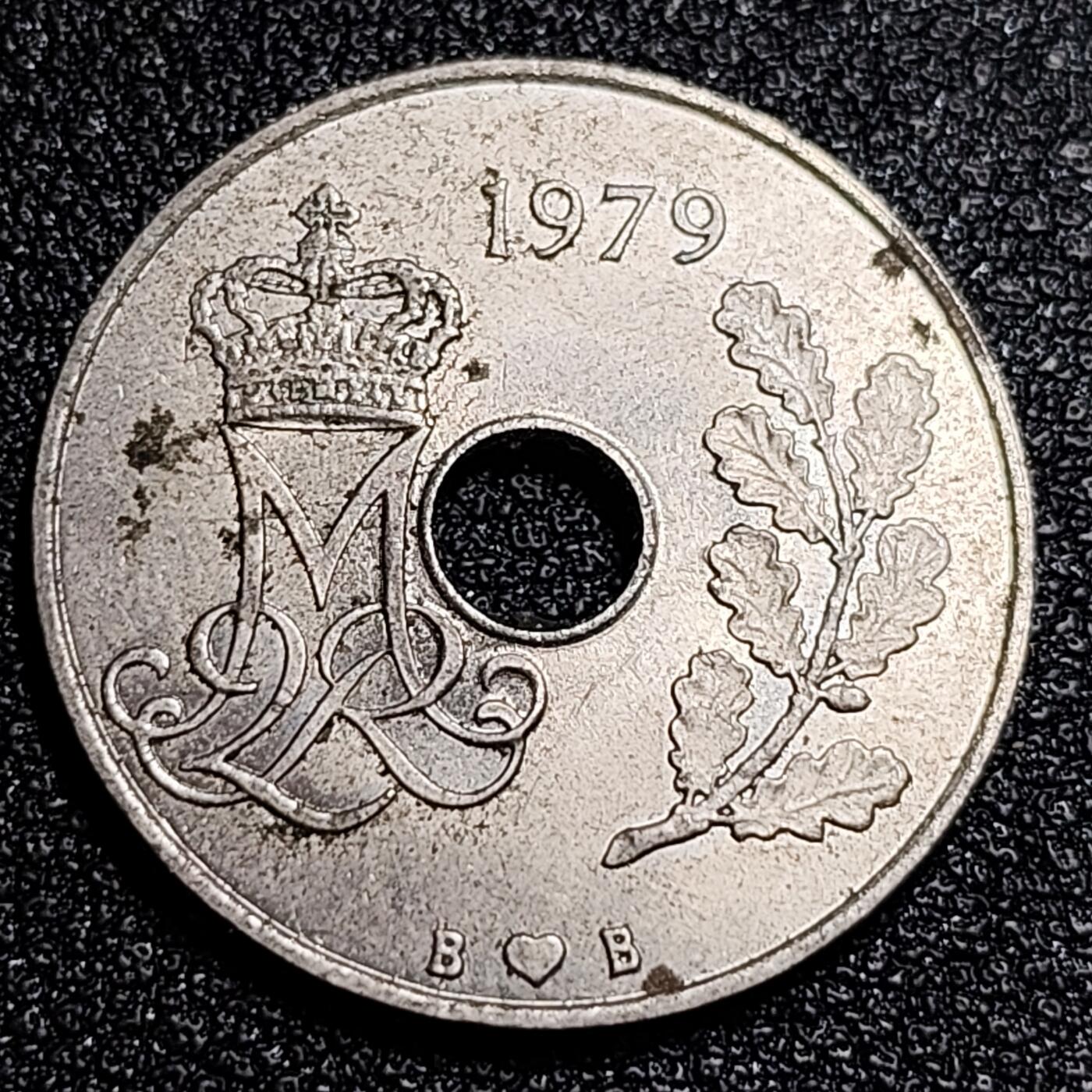 泉币菌-第56场-各国散币场 丹麦1979年 25欧尔中孔镍币 玛格丽特二世花押 