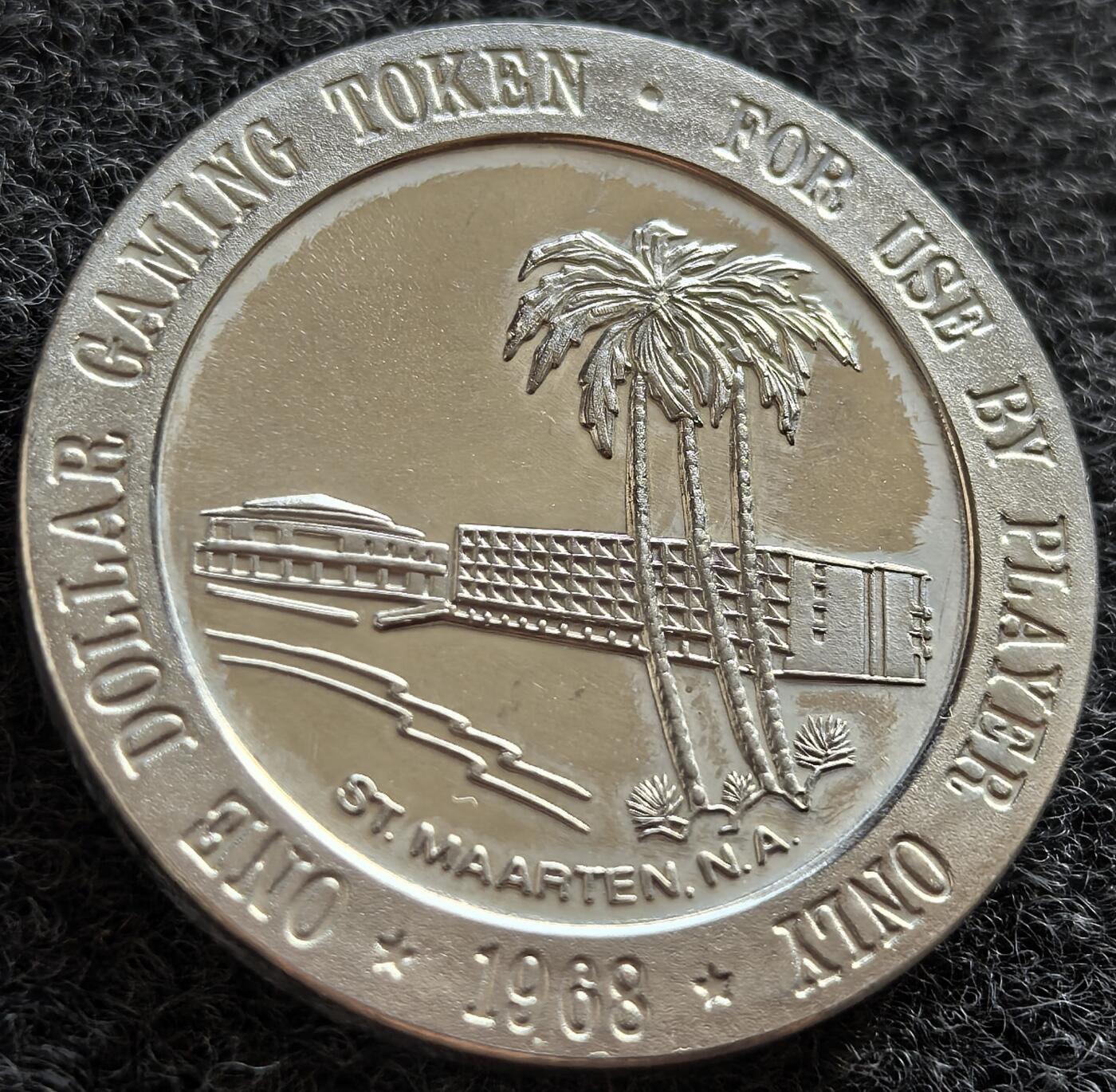 外国优质老铜币纪念章银币，周六晚上九点倒数截拍，满百包邮，出差2周7月20日发货,可寄存半年，喜欢朋友微信扫描二维码可直接参拍