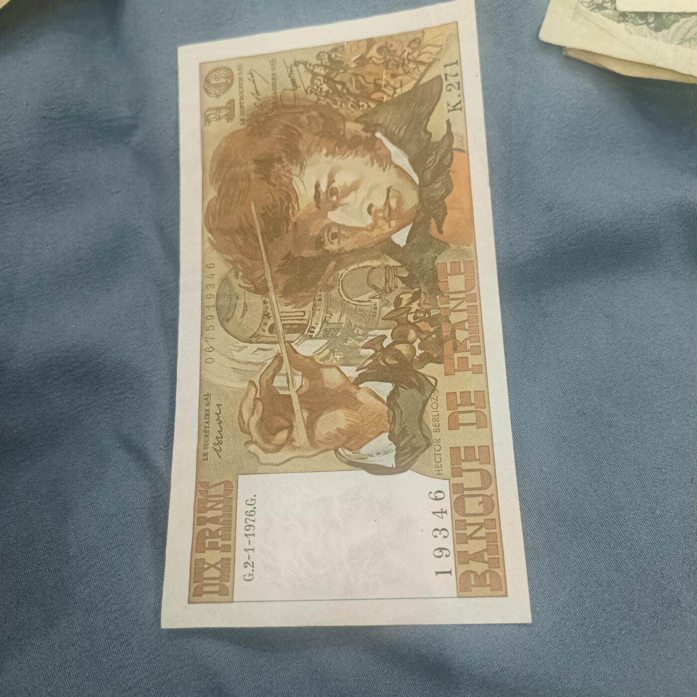 泡泡币外币第六十二场可代拍15038385335微信