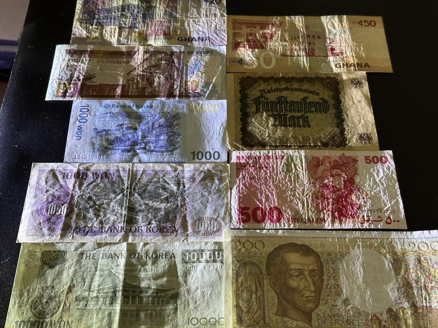 《外钞收藏家》第五百四十九期（本期品种丰富）（本平台长期征集拍品、欢迎藏友们联系合作） 加纳、韩国、以色列、法郎的几个国家 一起 非全新 品相如图