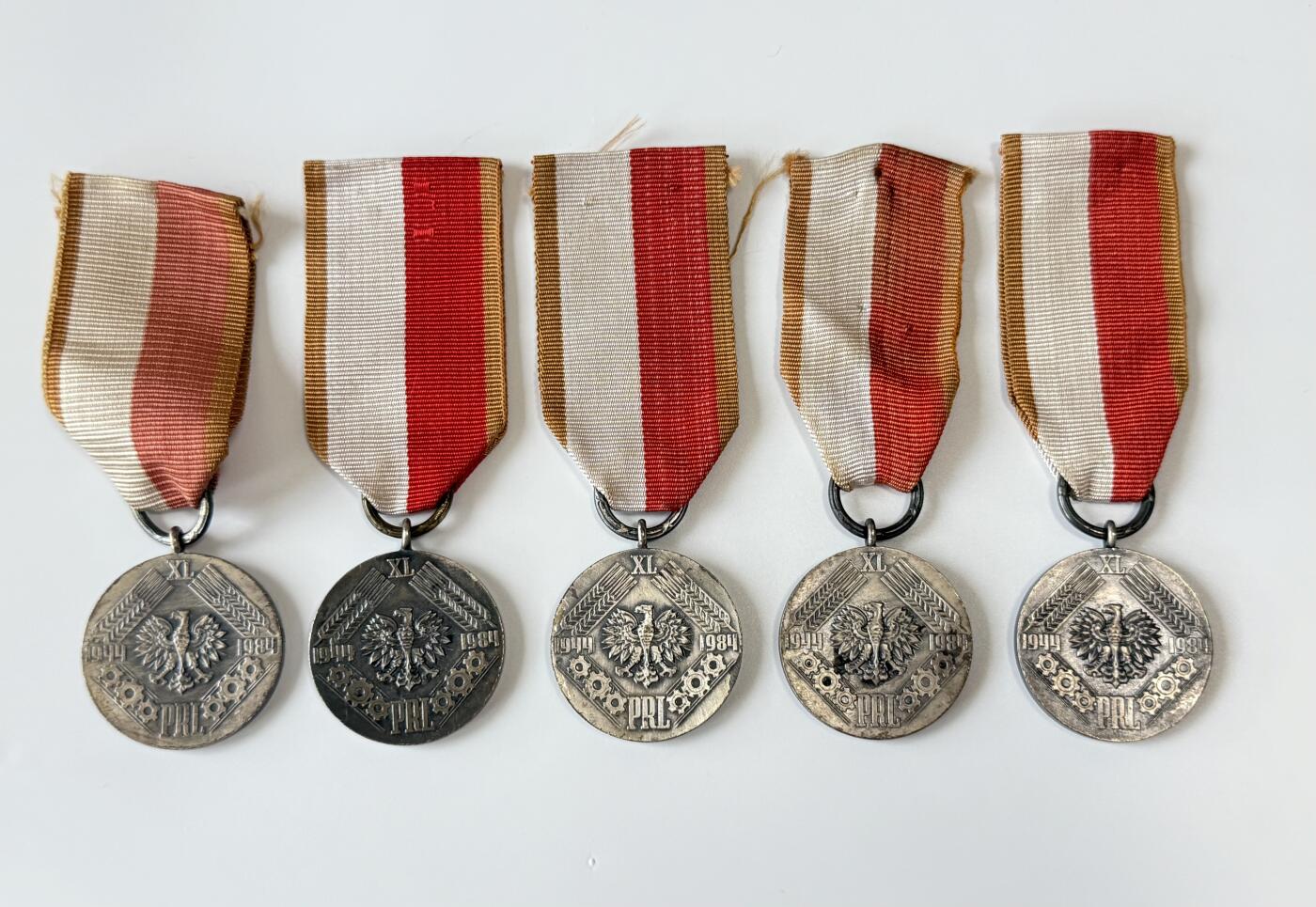 RimeNova韵星2025军品类夏季拍卖会-- RimeNova 2025 Summer Militaria Sale 波兰人民共和国成立十五周年奖章一组