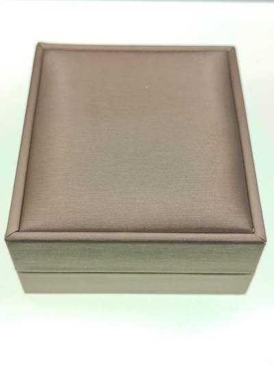 0元起拍勋章 第279期 咸鱼国勋章拍卖专场 7月23日（周日）下午6：00开始 日本中古胸针带盒