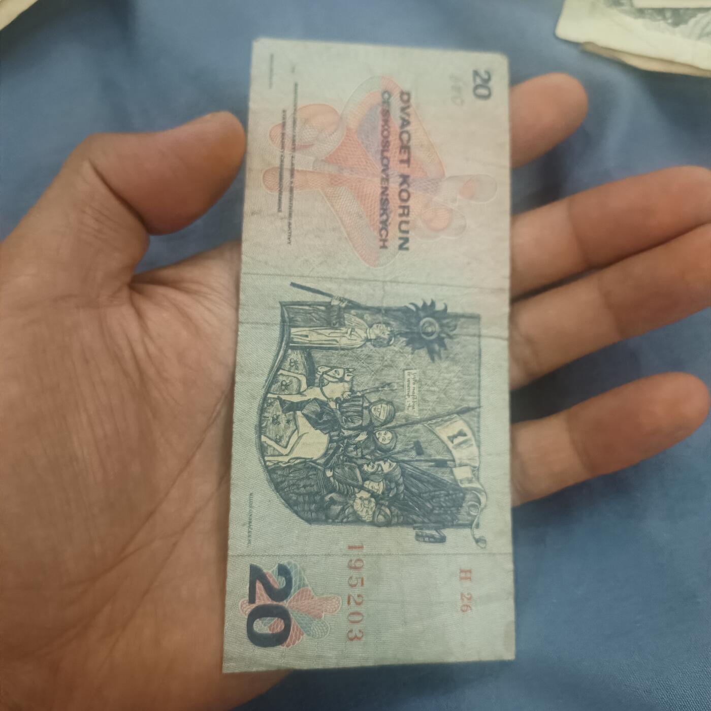 泡泡币外币第六十二场可代拍15038385335微信