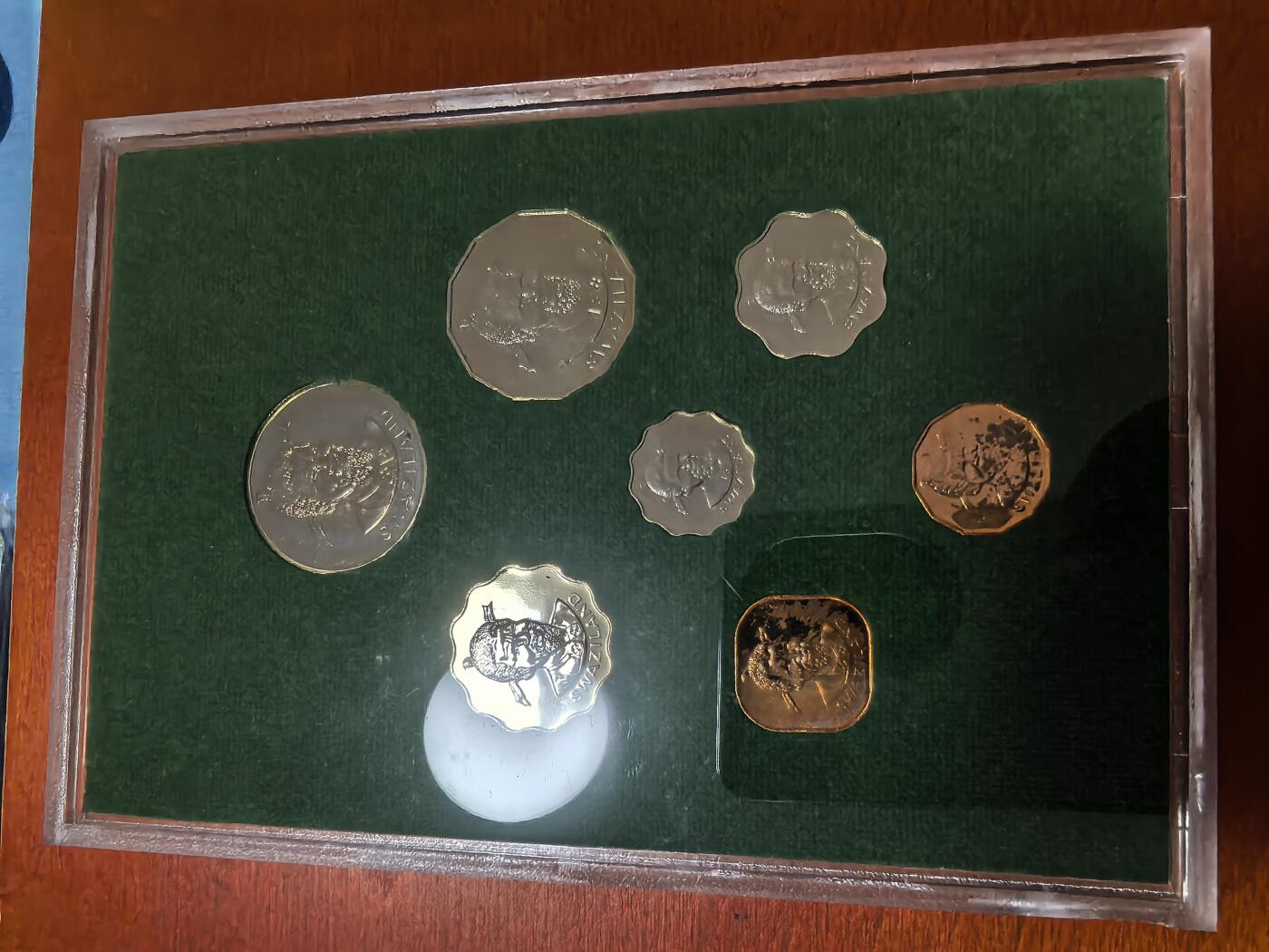长老汇蛇年精选第二十七场拍卖 1974斯威士兰首套7枚硬币，盒装，带外纸，铜币有氧化