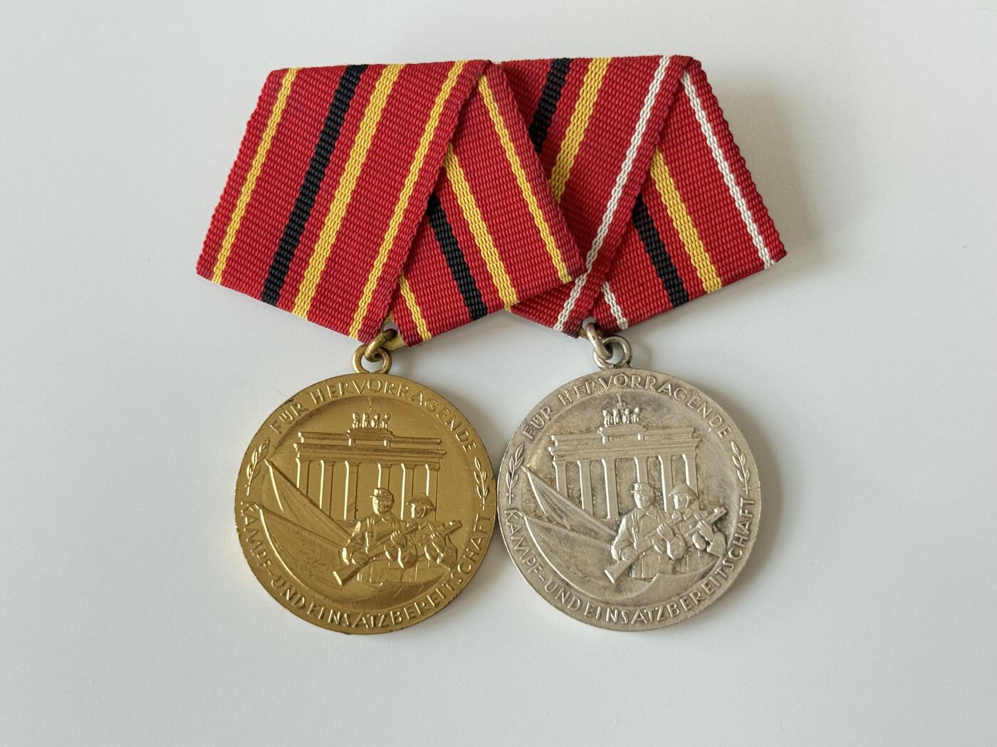 RimeNova韵星2025军品类夏季拍卖会-- RimeNova 2025 Summer Militaria Sale 民主德国工战队勋赏全套--功绩、服役联排 臂章 服役年限袖章 射击奖章一套 先锋战士一组 工战队成立纪念章一组