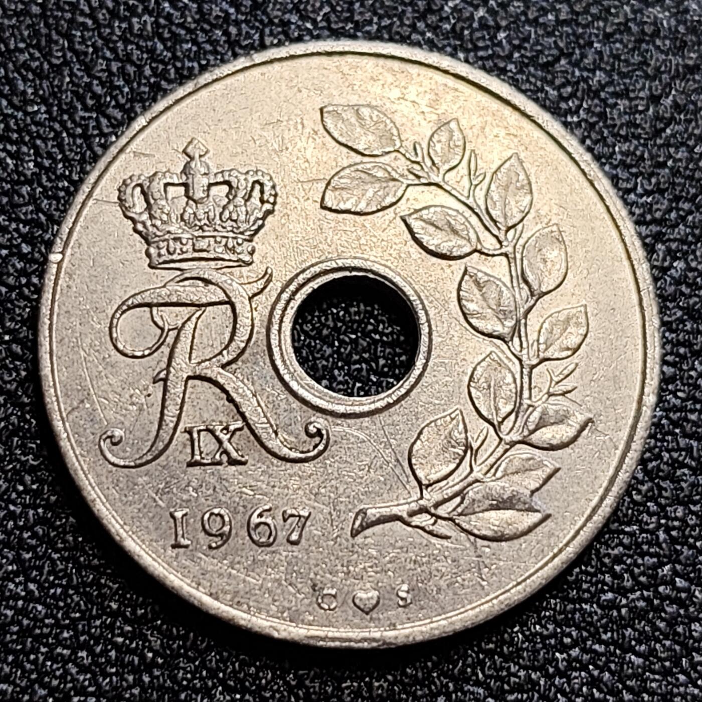 泉币菌-第58场-各国老币铜币场 丹麦1967年25欧尔中孔镍币 玛格丽特二世花押 