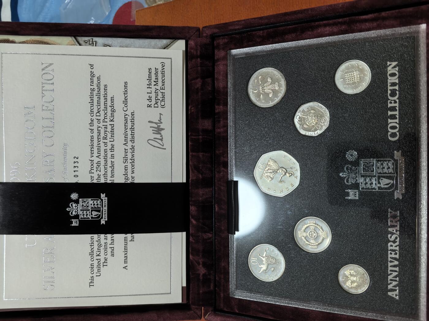 长老汇蛇年精选第二十七场拍卖 1996英国7枚精制银币，约48.43克925银，盒证全