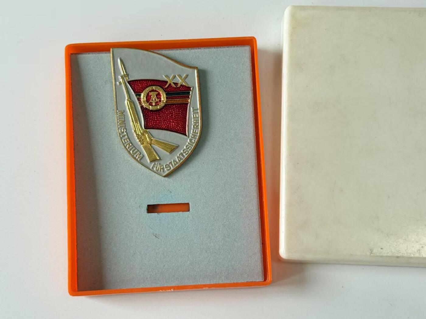 RimeNova韵星2025军品类夏季拍卖会-- RimeNova 2025 Summer Militaria Sale 民主德国史塔西二十周年带盒