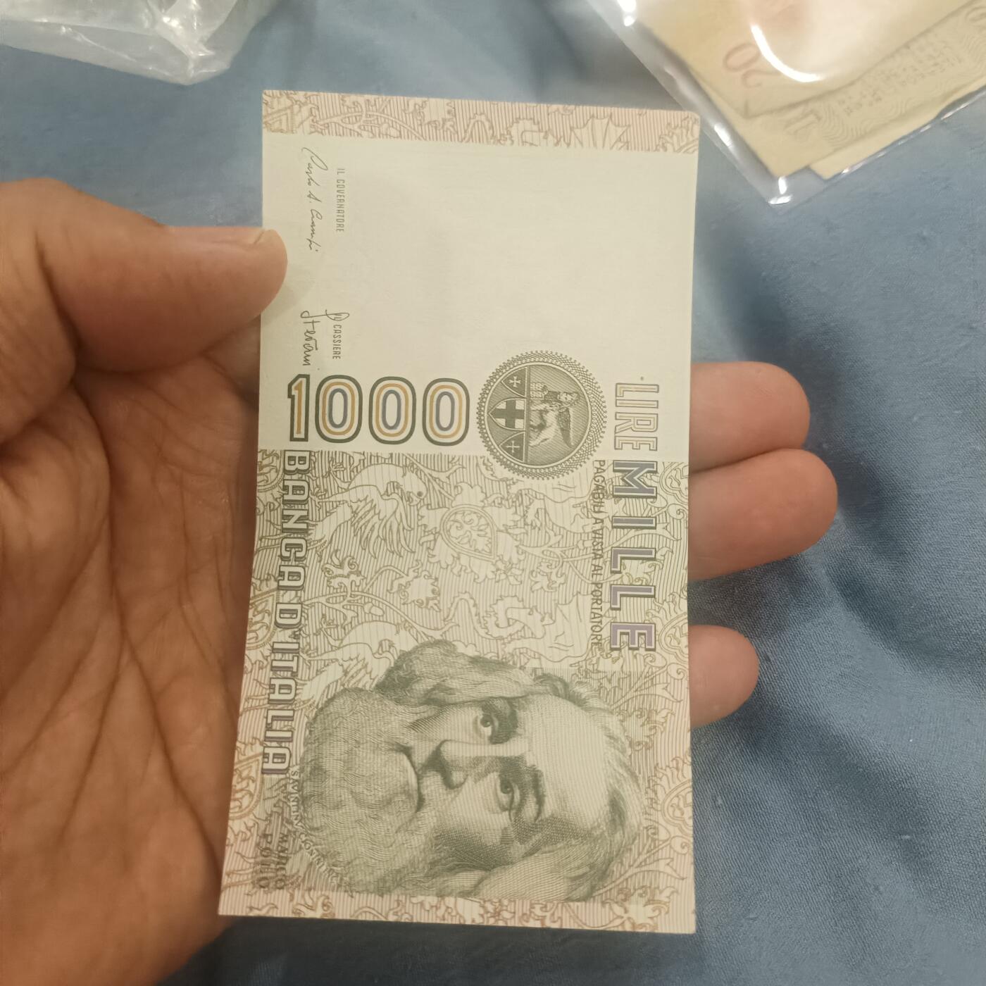 泡泡币外币第六十二场可代拍15038385335微信 意大利