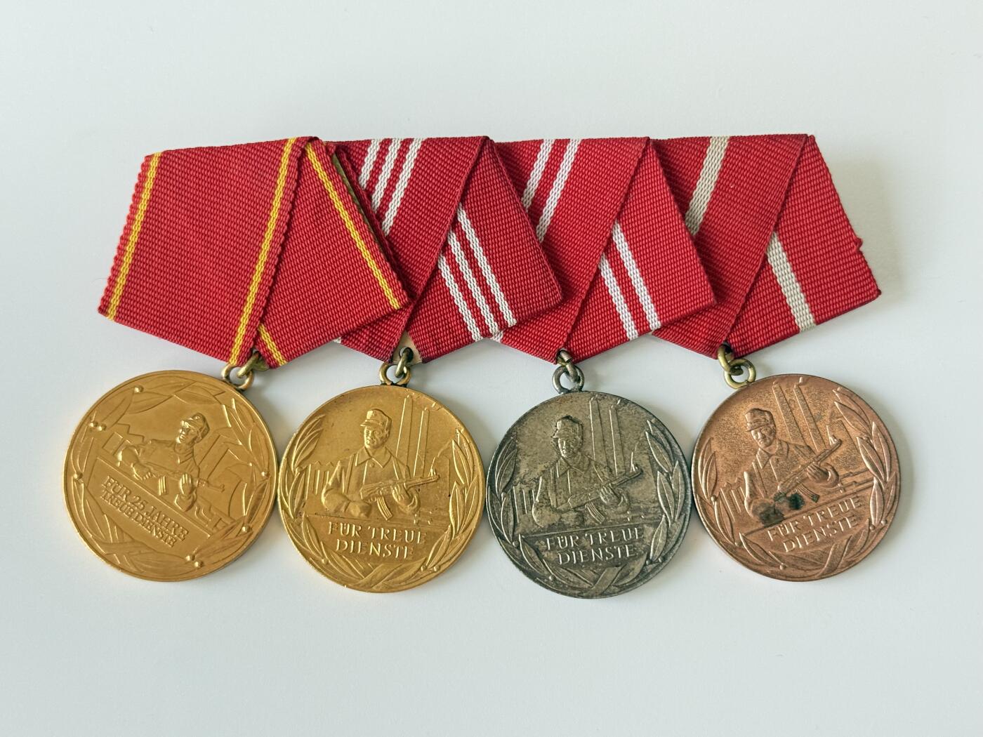 RimeNova韵星2025军品类夏季拍卖会-- RimeNova 2025 Summer Militaria Sale 民主德国工战队勋赏全套--功绩、服役联排 臂章 服役年限袖章 射击奖章一套 先锋战士一组 工战队成立纪念章一组