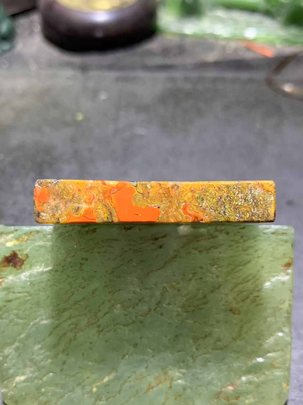 精美罕见原皮黄金草花纹战国红玛瑙平安无事随形牌吊坠一个，