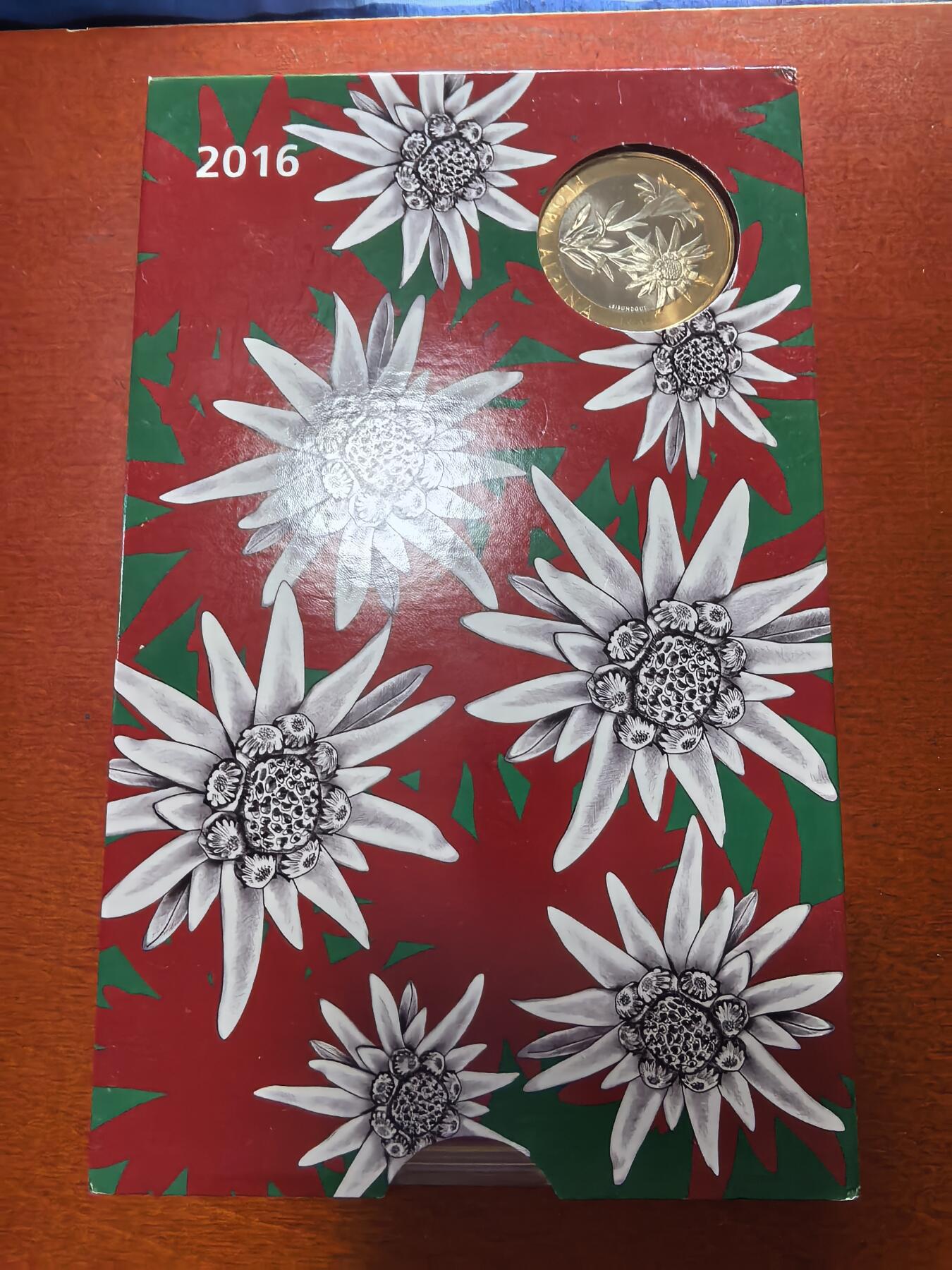 长老汇蛇年精选第二十七场拍卖 2016瑞士精制币8枚套，盒证全，含10法郎精制双色币1枚