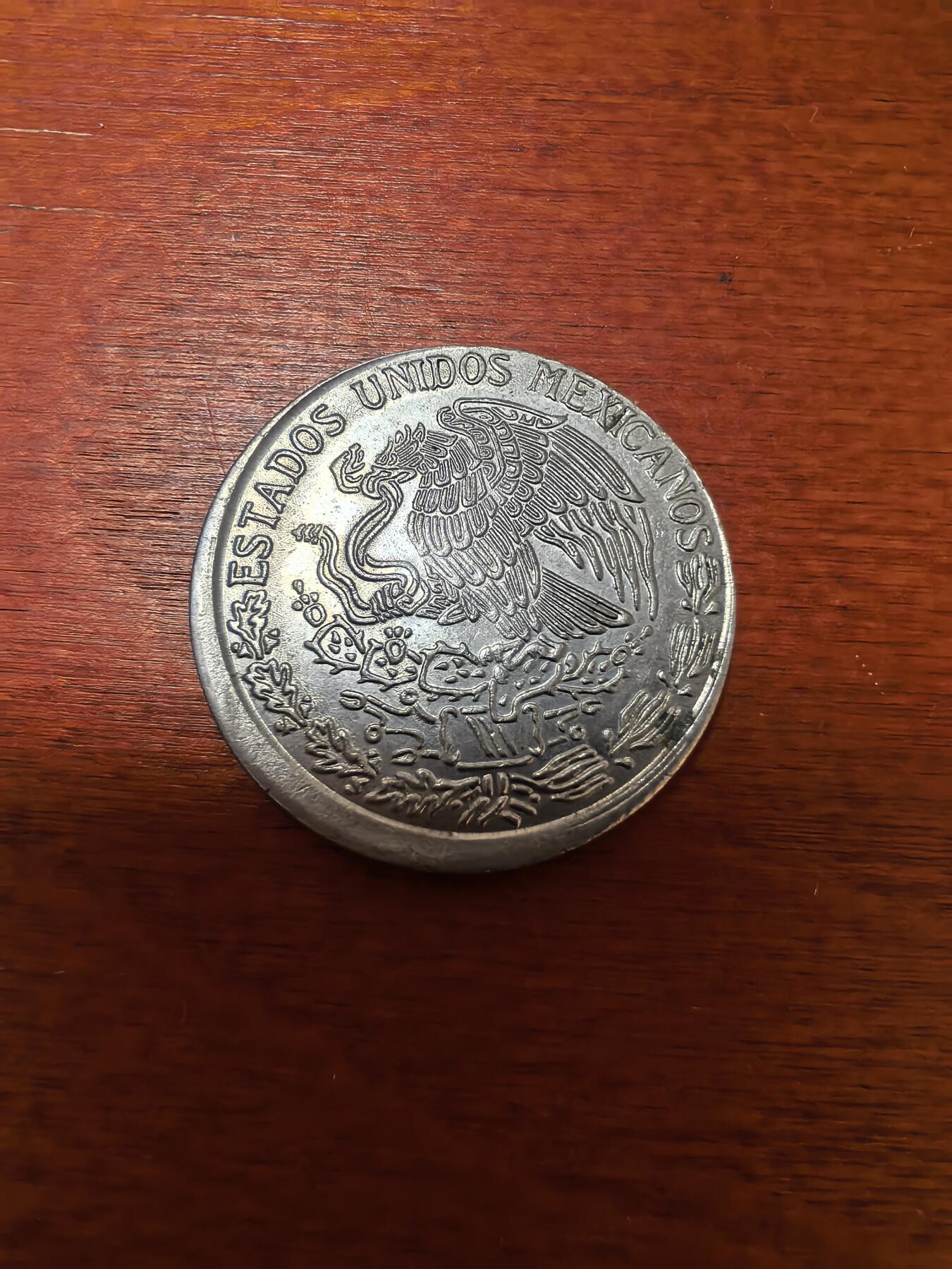 长老汇蛇年精选第二十七场拍卖 1982墨西哥1比索铜镍币，未流通，错版币，偏离中心10%