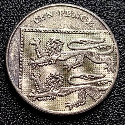 泉币菌-第59场-各国老币铜币场 双狮版 英国10便士纪念币 2011年 伊丽莎白二世女王24.5毫米6.5g