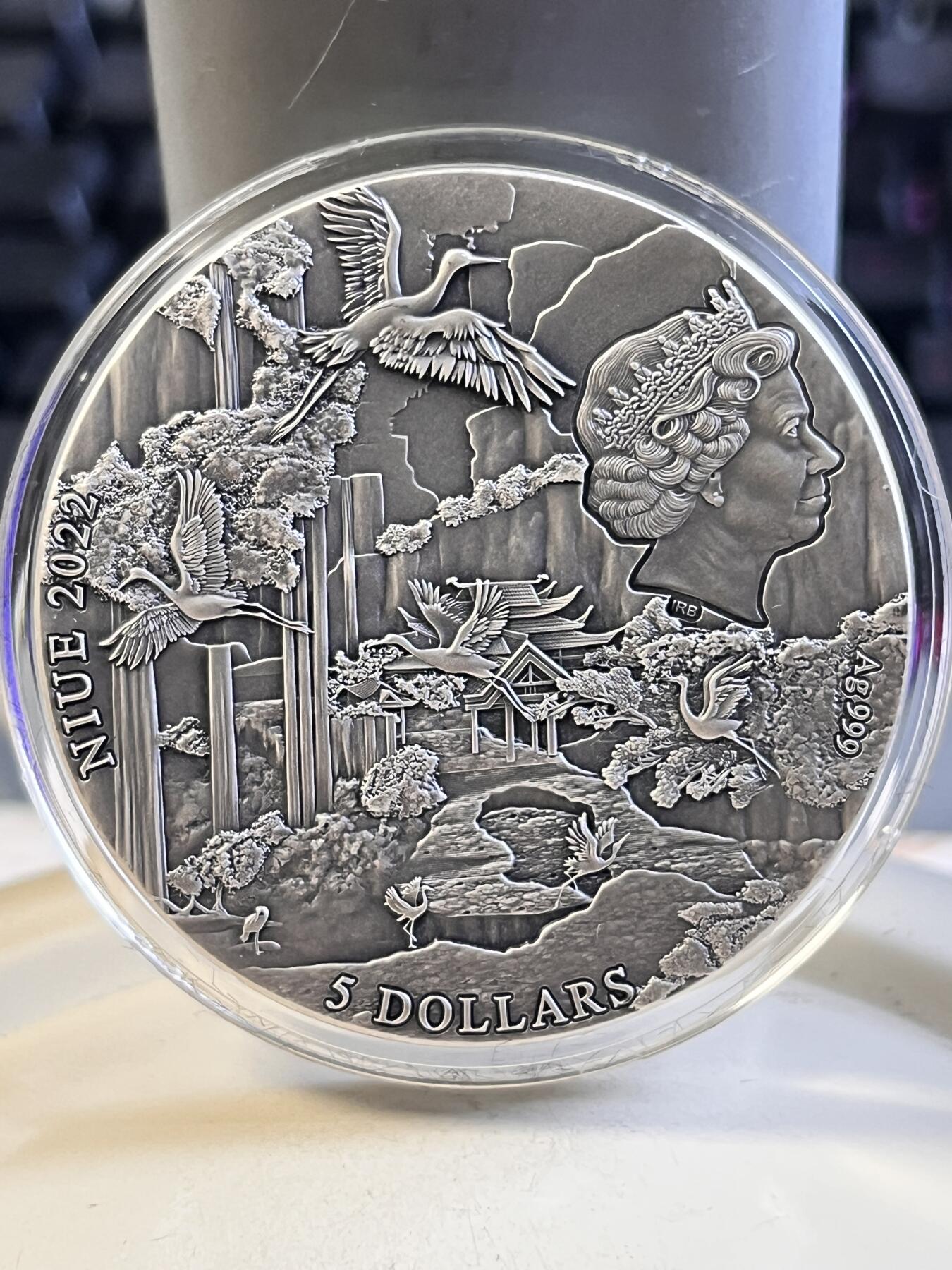 第168期拍卖【长期征集拍品】 纽埃2022年八仙过海系列首枚张果老2盎司高浮雕彩银币系列首枚，999银，发行量500枚