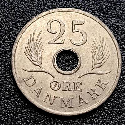 泉币菌-第59场-各国老币铜币场 - 丹麦1967年25欧尔中孔镍币 玛格丽特二世花押 