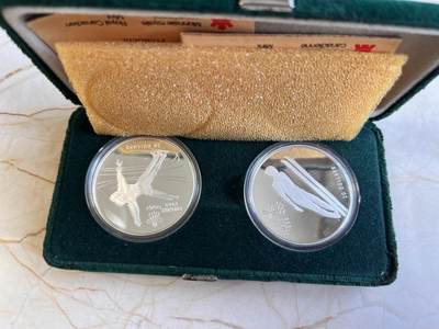 第167期拍卖【长期征集拍品】 - 韩国1987年发行88年奥运纪念银币2枚套，925银，34.107克*2