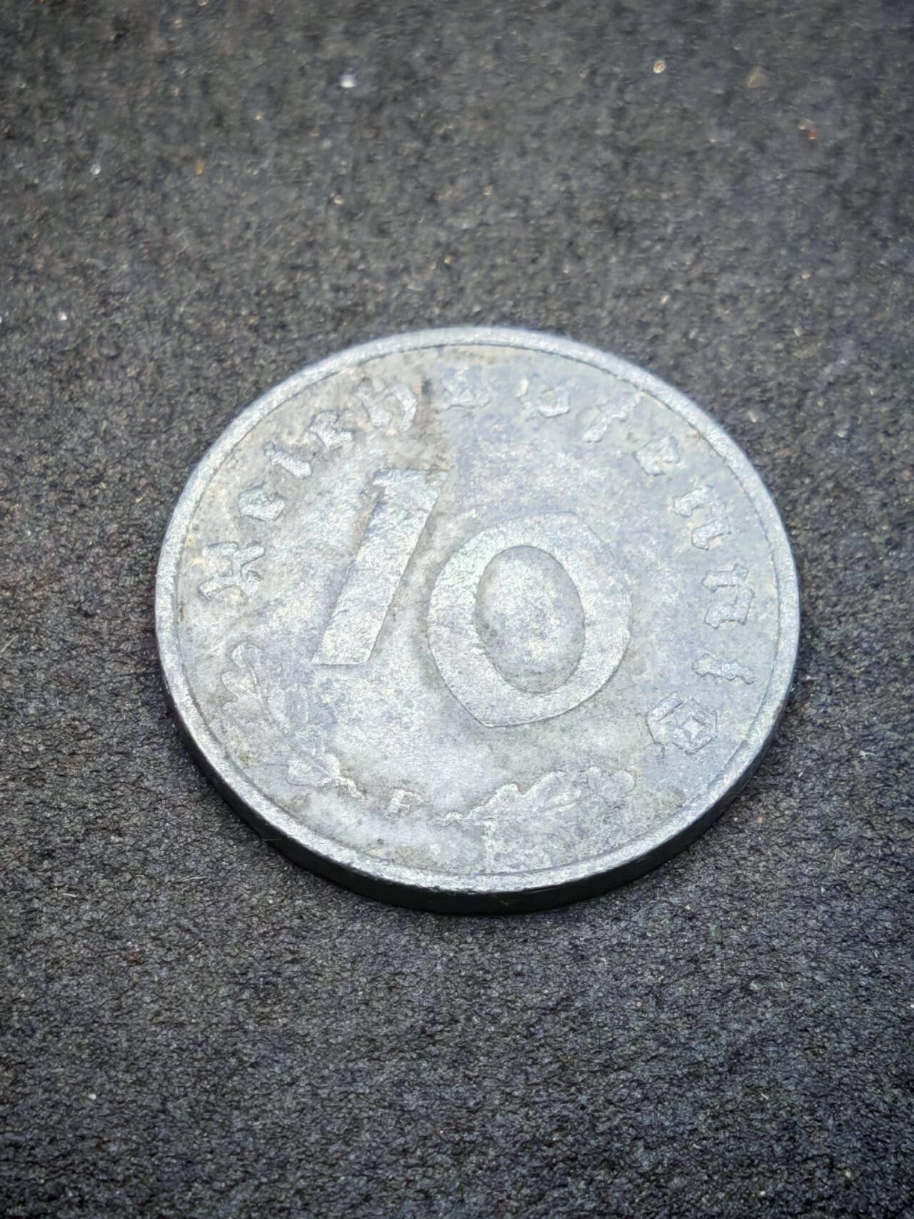 凯旋世界勋赏（第15期）（欢迎送拍）（对拍品有疑问请询问客服，不接受到手刀，出价默认拍品品相。请认真阅读拍卖规则！出价默认已认可！）（收到货请录制开箱视频，无视频概不处理问题。） 德三十芬尼硬币