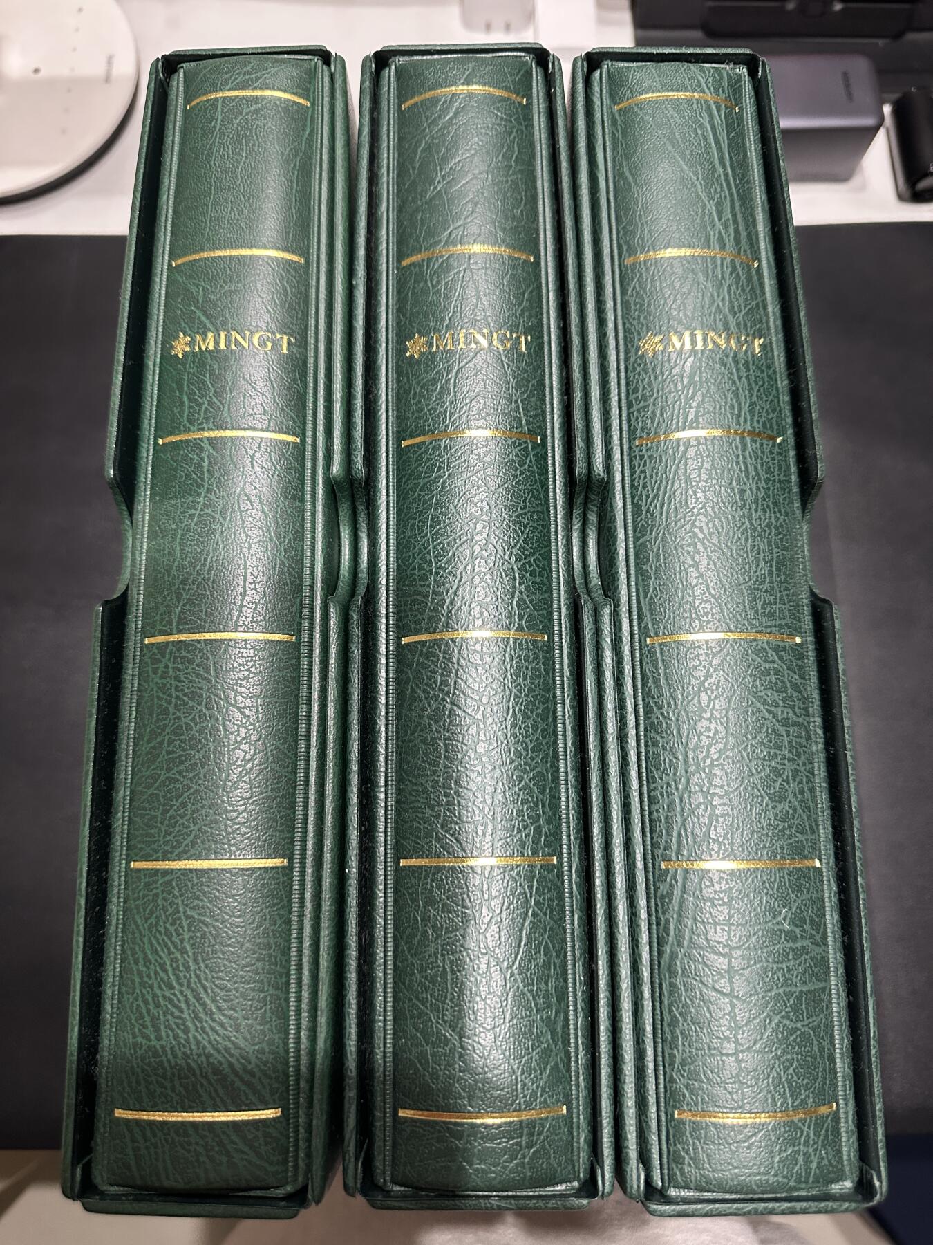 《外钞收藏家》第五百四十九期（本期品种丰富）（本平台长期征集拍品、欢迎藏友们联系合作） 明泰收藏裸币册二手 品相如图 三本一起拍 每本内页30张左右