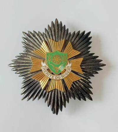 RimeNova韵星2025军品类夏季拍卖会-- RimeNova 2025 Summer Militaria Sale - 尼日尔共和国大军官级功勋勋章星芒章