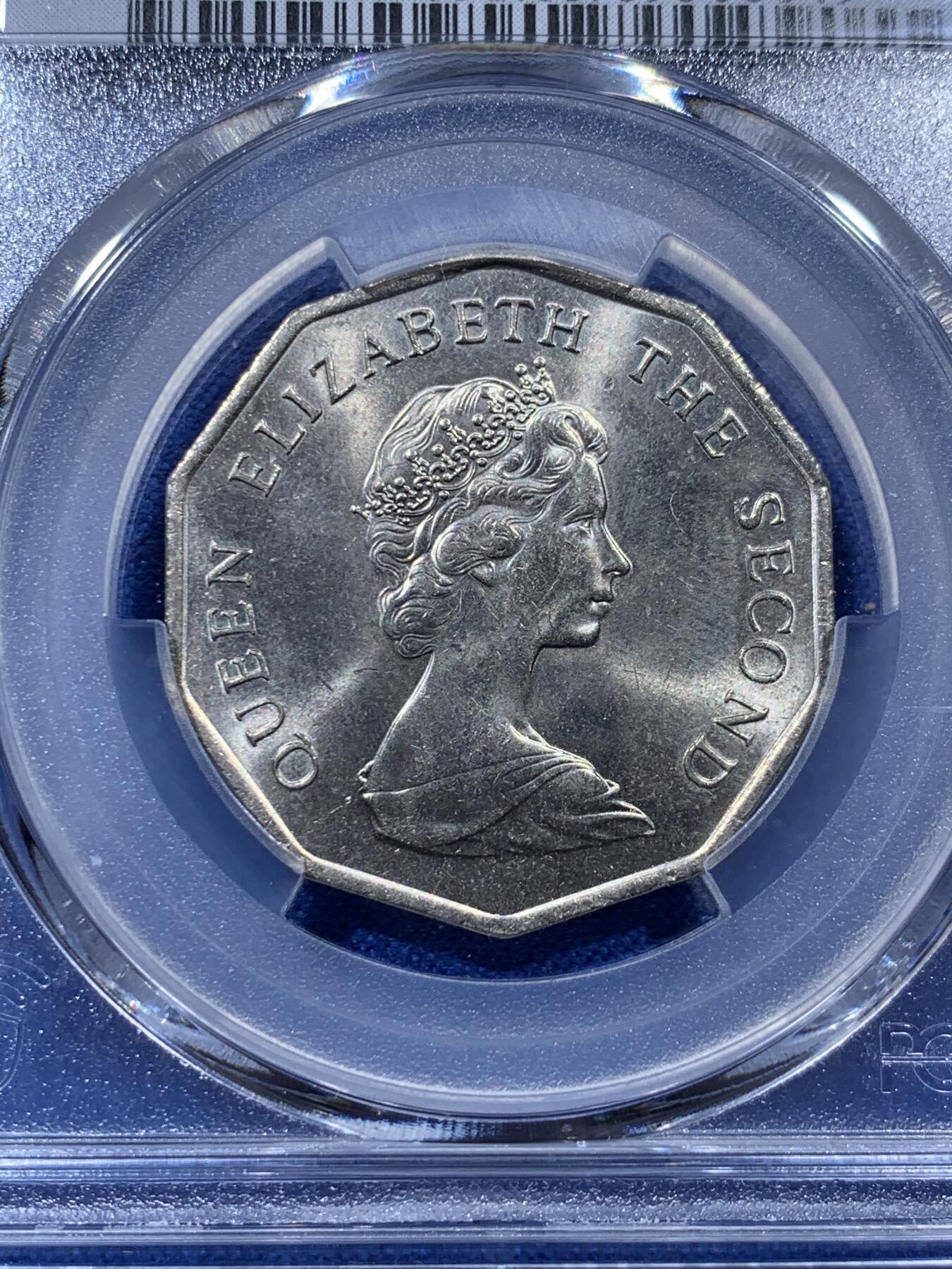 《竞宝斋》第403场 周日，周一，2场连拍 （全场包邮） PCGS MS63 香港1976年5多边形五元 只发行了三年 两面转光 品相很不错 63分高性价比