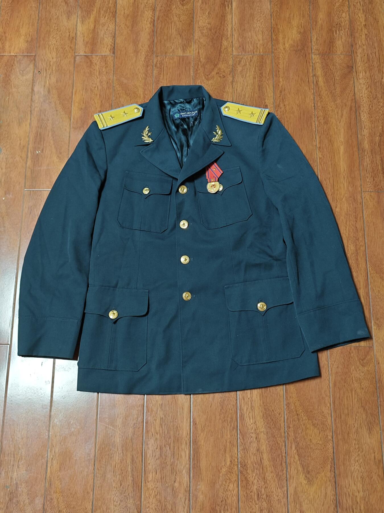 RimeNova韵星2025军品类夏季拍卖会-- RimeNova 2025 Summer Militaria Sale 越南社会主义共和国k17中校空军制服全套+三级劳动勋章
