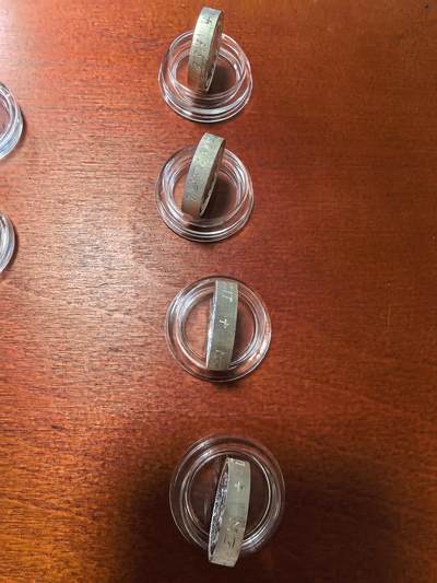 长老汇蛇年精选第二十八场拍卖 1998-2001英国1英镑精制加厚银币4枚，盒证全