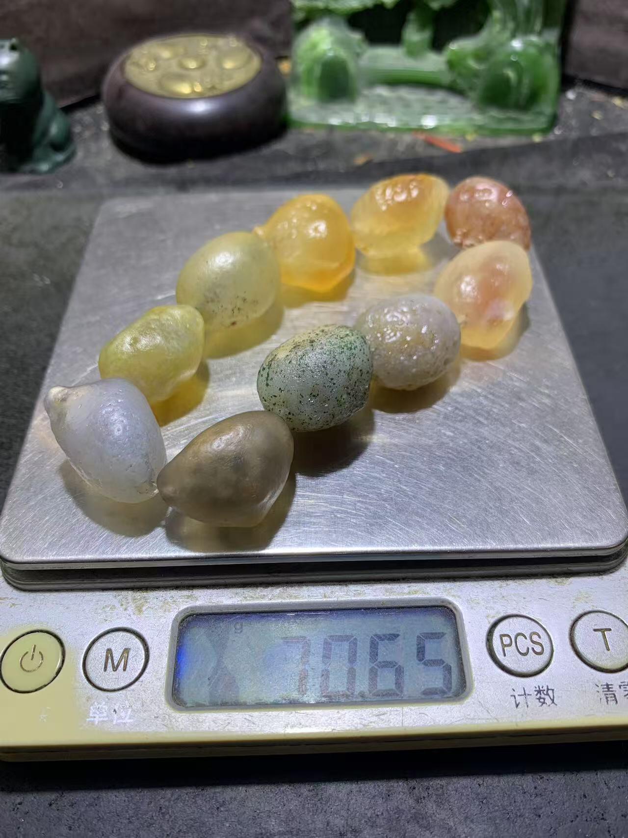 精美阿拉善玛瑙彩珠大颗粒原石手串一条，