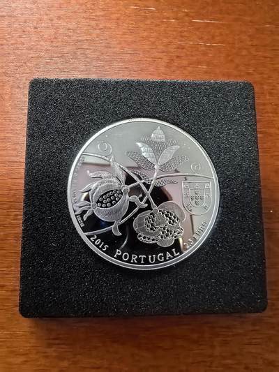 长老汇蛇年精选第二十八场拍卖 2015葡萄牙布兰科城堡床罩2.5欧元局部彩色精制银币，2500枚，网上589欧元