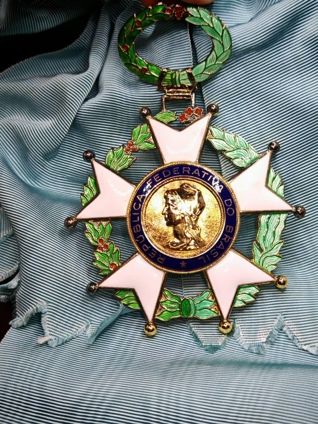凯旋世界勋赏（第17期）（欢迎送拍）（对拍品有疑问请询问客服，不接受到手刀，出价默认拍品品相。请认真阅读拍卖规则！出价默认已认可！）（收到货请录制开箱视频，无视频概不处理问题。） 早期巴西南十字勋章大十字级银制打标原盒
