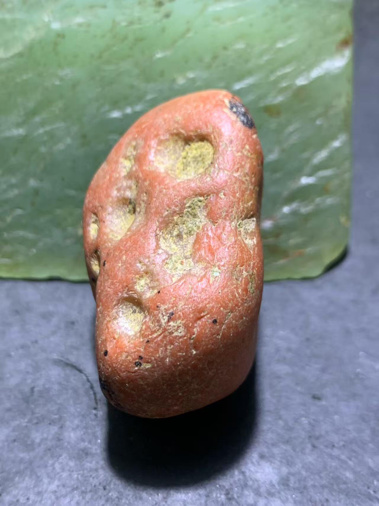 精美红皮柿子红开窗料南红玛瑙原石一颗