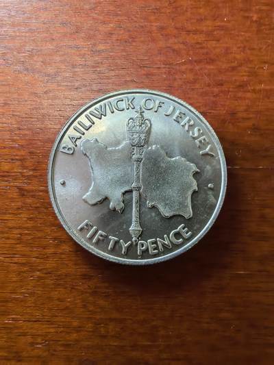 长老汇蛇年精选第二十八场拍卖 1972泽西女王银婚50便士银币，与龙虾币一组