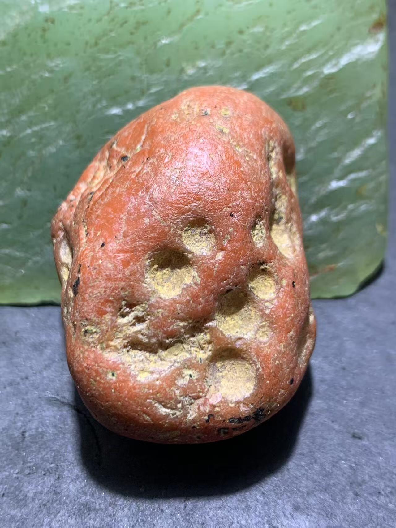 精美红皮柿子红开窗料南红玛瑙原石一颗