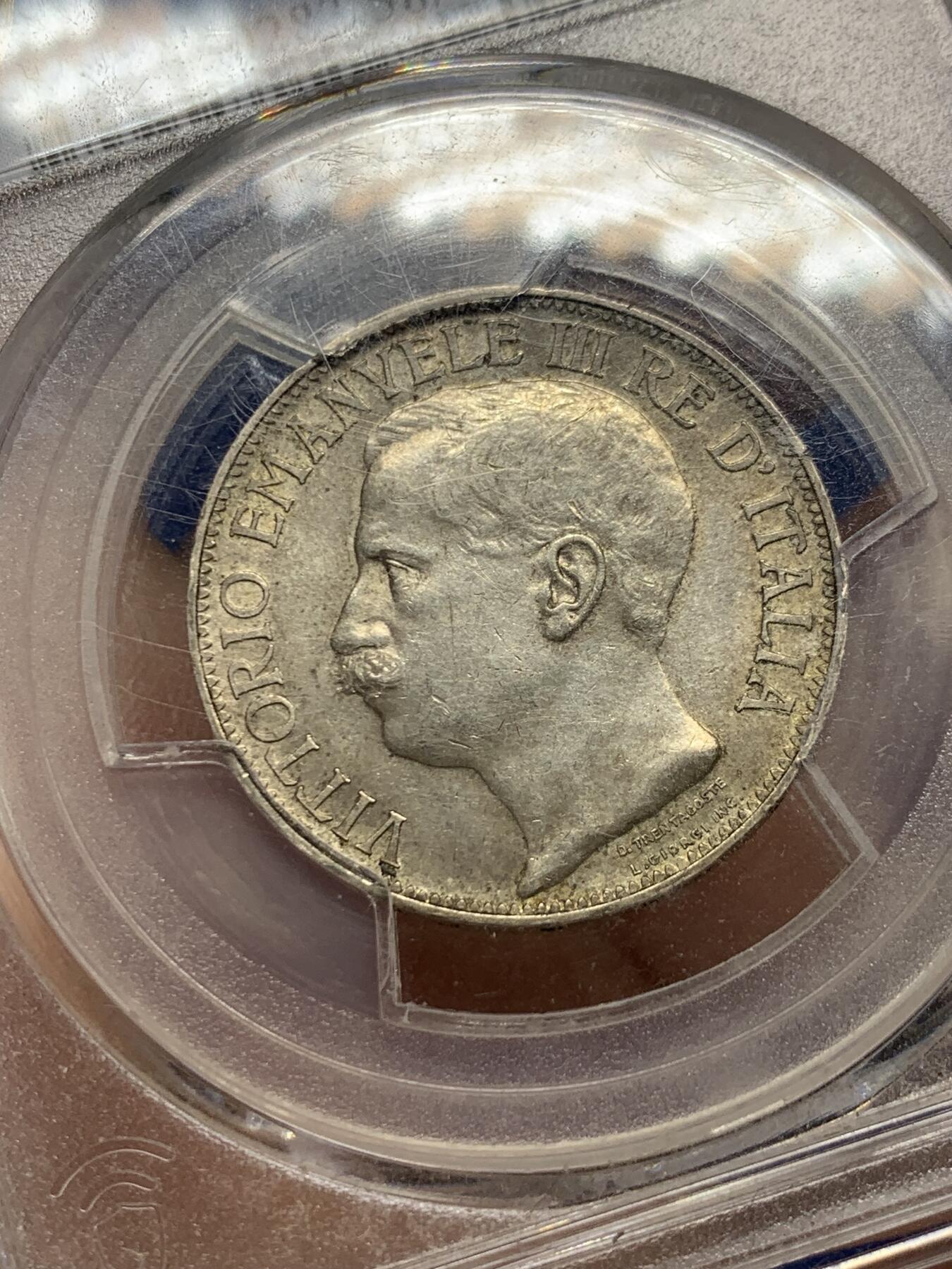《竞宝斋》第404场 周日，周一，2场连拍 （全场包邮） PCGS AU58 意大利1911年2里拉银币 小托奶好品种 图案漂亮转光也好 略低评